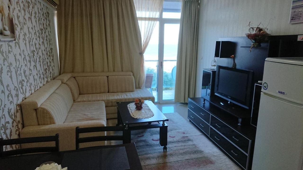 Sianie: Beachfront Apartment in Sunny Beach Center Exterior photo
