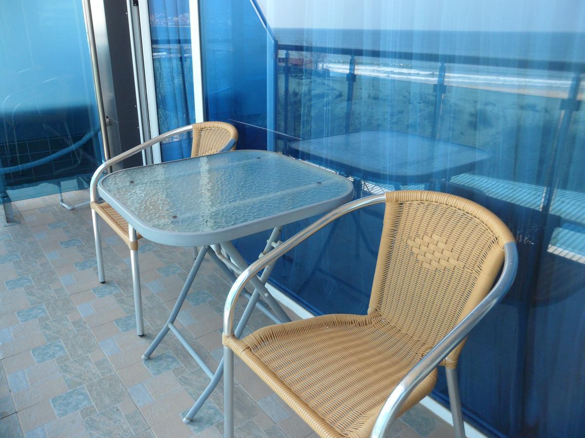 Sianie: Beachfront Apartment in Sunny Beach Center Exterior photo