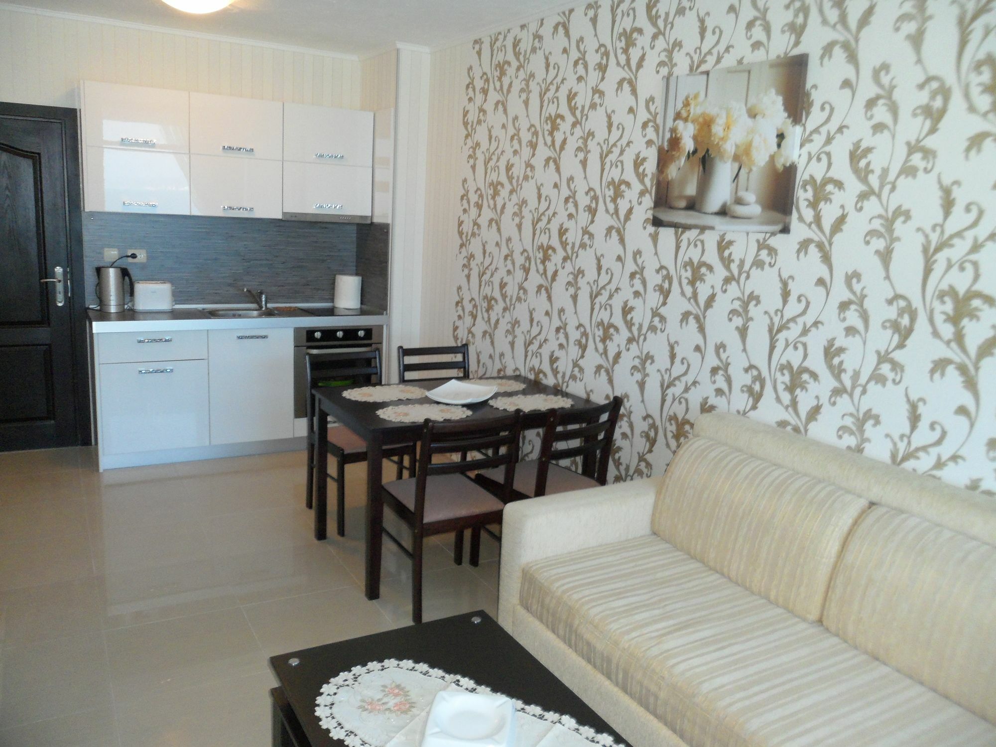 Sianie: Beachfront Apartment in Sunny Beach Center Exterior photo